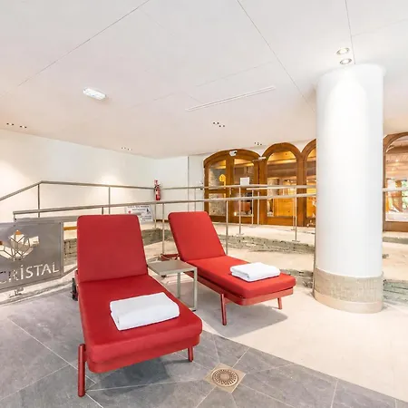 Le Cristal Gm11 Mountain View, Pool, Private Sauna & Parking - Happy Apartament
