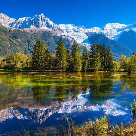 Le Cristal Gm11 Mountain View, Pool, Private Sauna & Parking - Happy